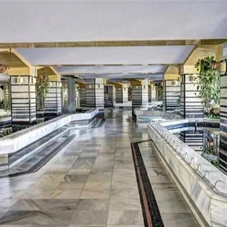 Benalbeach Holidays Apartment *