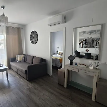 Benalbeach Holidays Apartment *